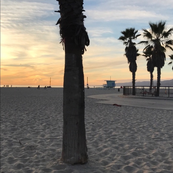 Meet your Posher, Natalie - Picture 1 of 2